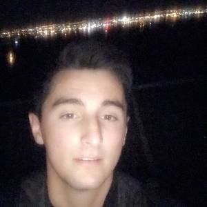 Meet your Posher, Chris